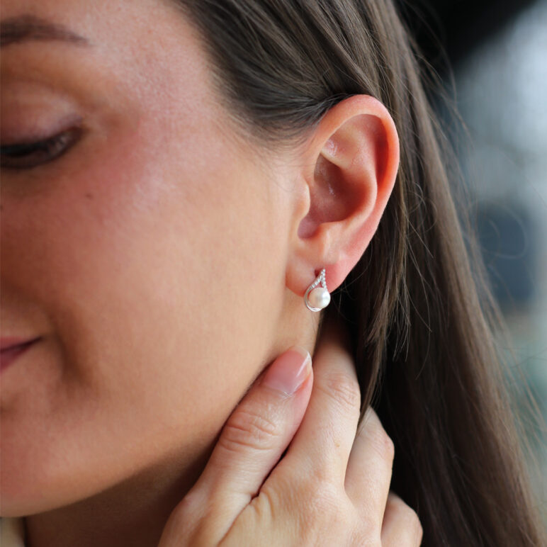 Model wearing Jersey Pearl Akoya and Diamond White Gold Earrings