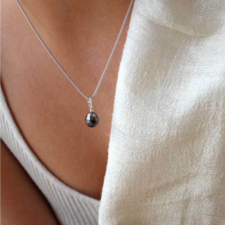 Model Wearing Jersey Pearl Tahitian Pearl Silver Pendant set with Cubic Zirconia